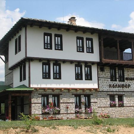 Family Hotel Kalifer Калофер Екстер'єр фото