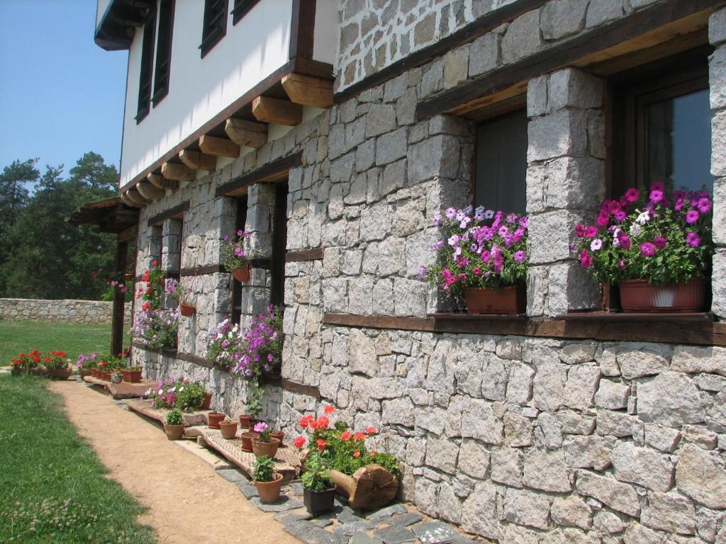 Family Hotel Kalifer Калофер Екстер'єр фото