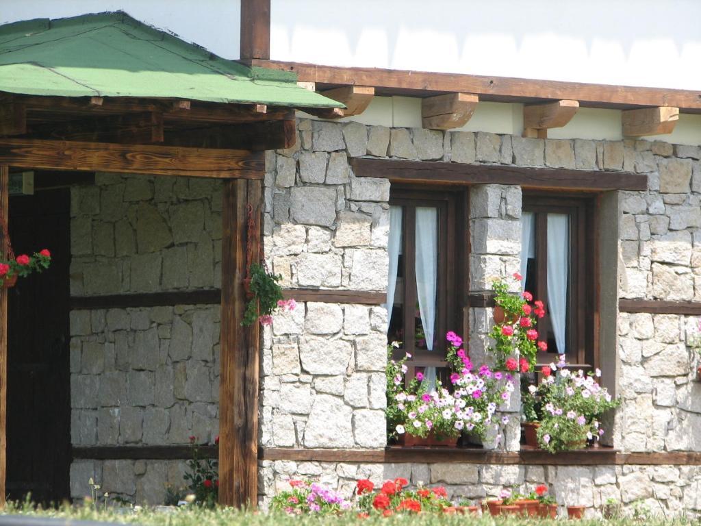 Family Hotel Kalifer Калофер Екстер'єр фото